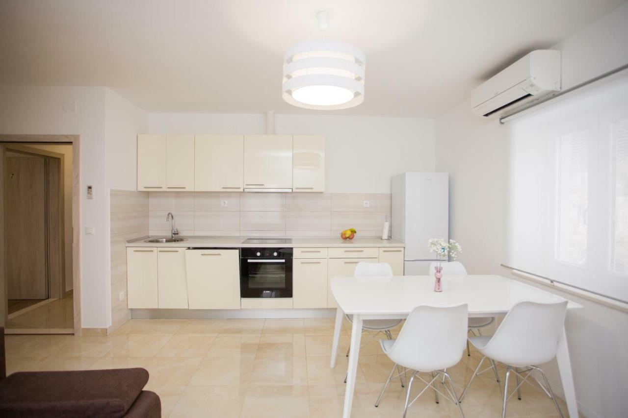 Apartment Bilo Omis Exterior photo